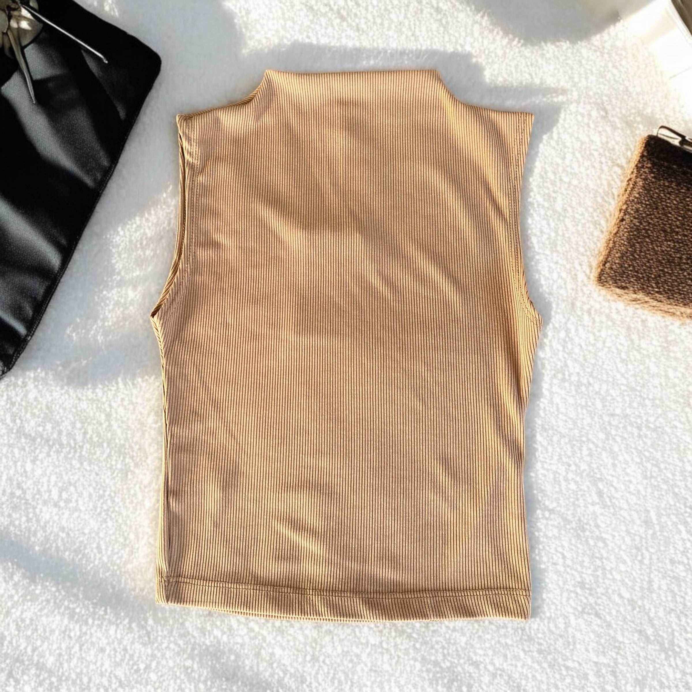 Geripptes Top mit Rollkragen - Elissima