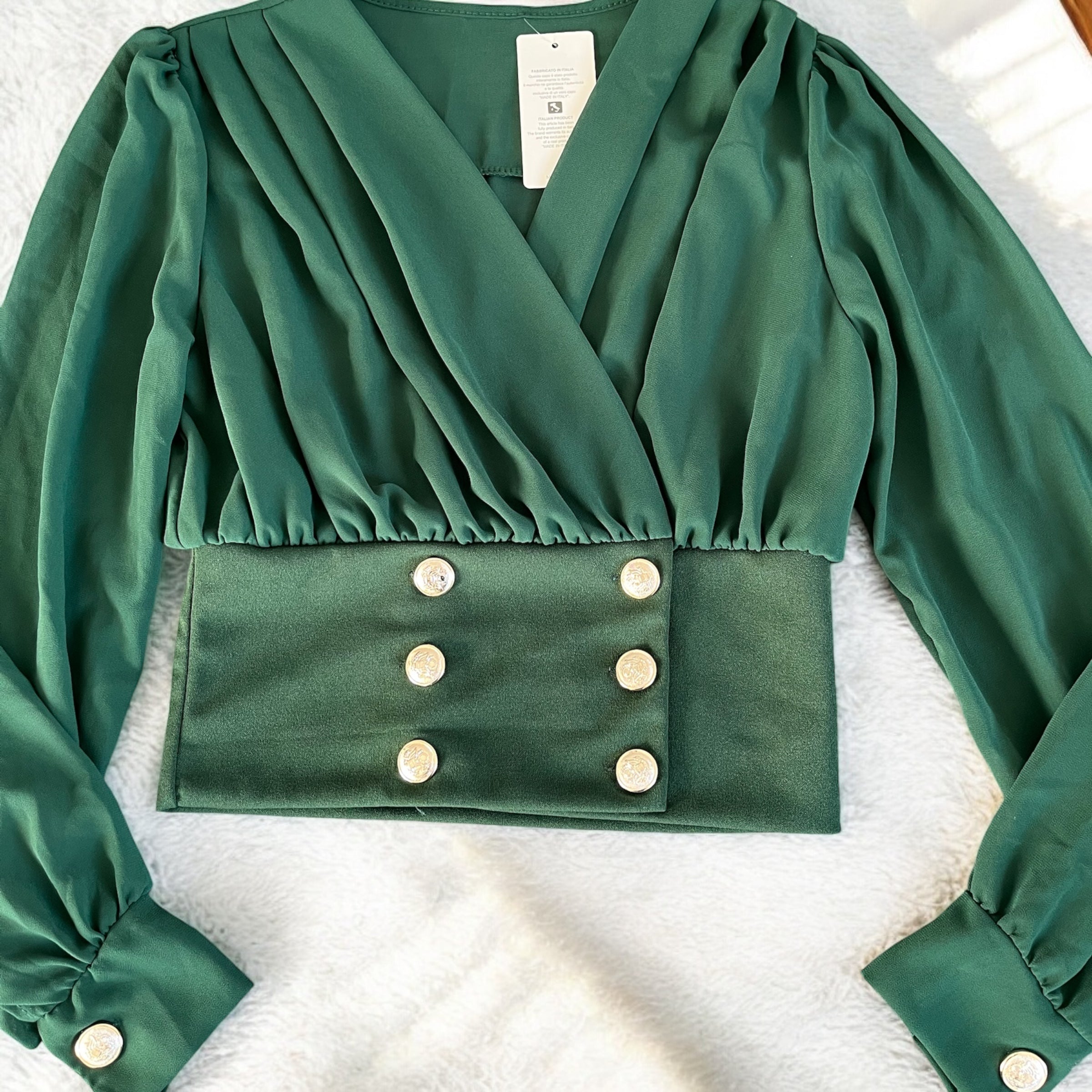 Elegante und trendige Bluse in dunkelgrün