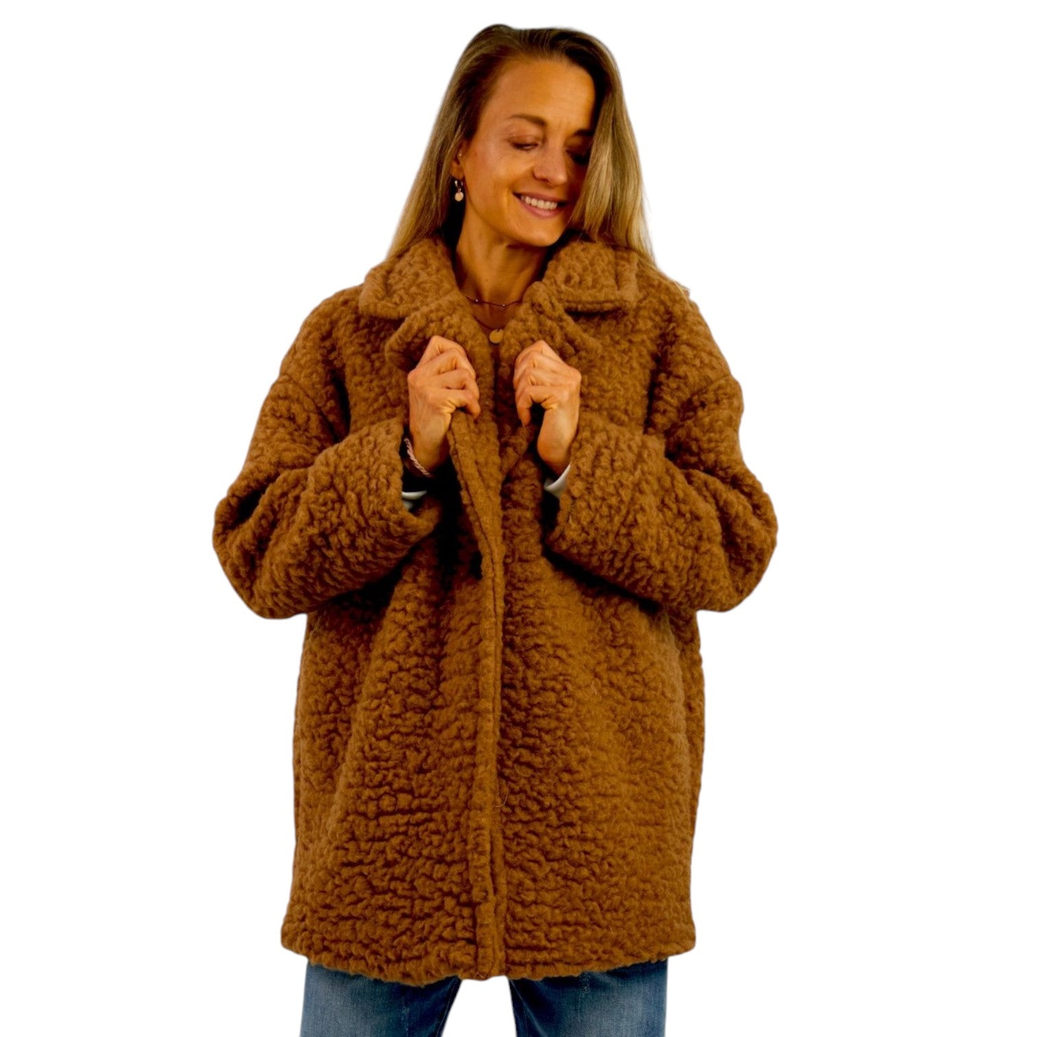 Mantel in Schafsfelloptik in Camel - trendy, komfortabel und kuschlig